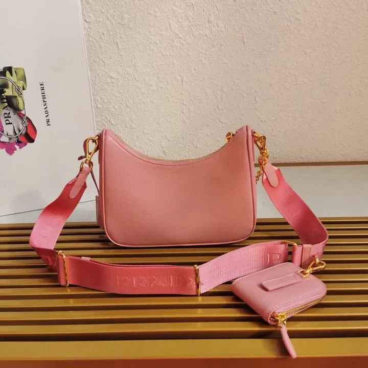 スーパーコピー プラダ キーホルダー