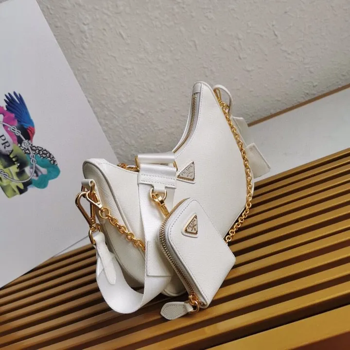 スーパーコピー プラダ キーホルダー