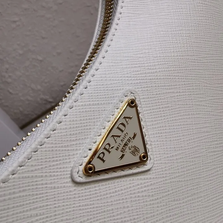 スーパーコピー プラダ キーホルダー