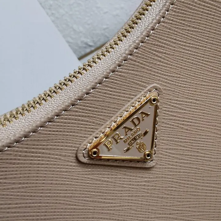 スーパーコピー プラダ キーホルダー