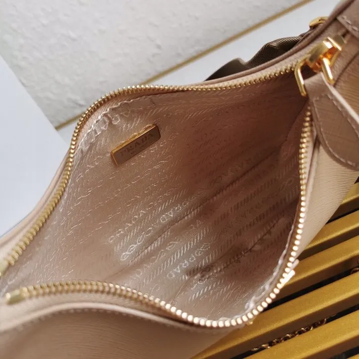 スーパーコピー プラダ キーホルダー