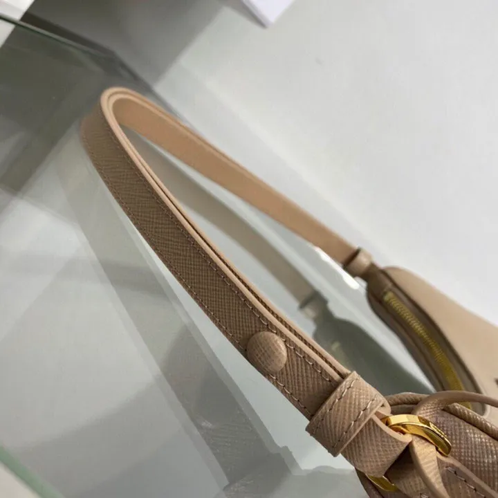 スーパーコピー プラダ キーホルダー