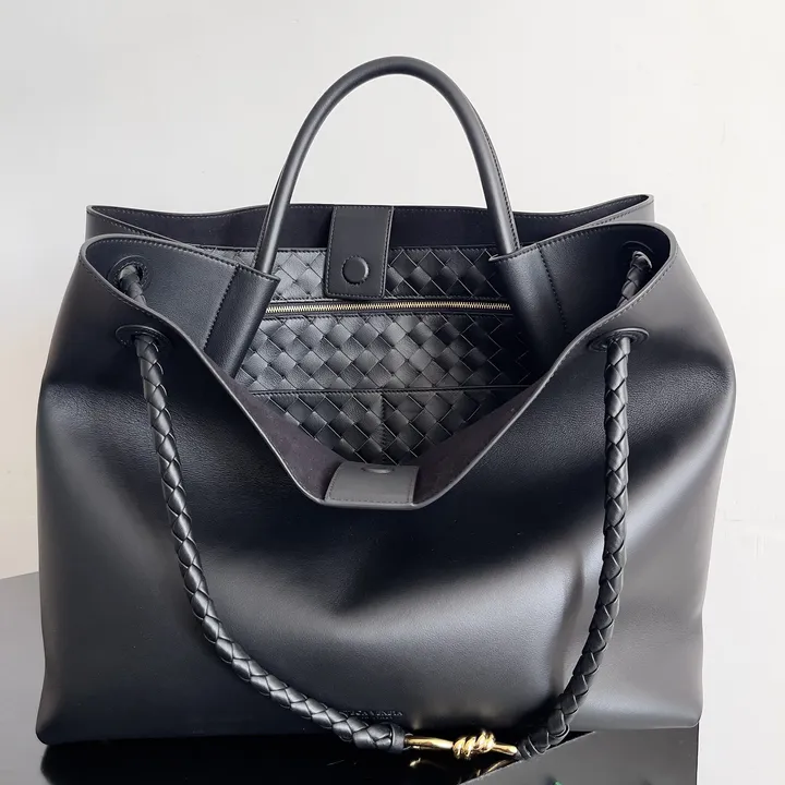 スーパーコピー ボッテガ ヴェネタ キーホルダー