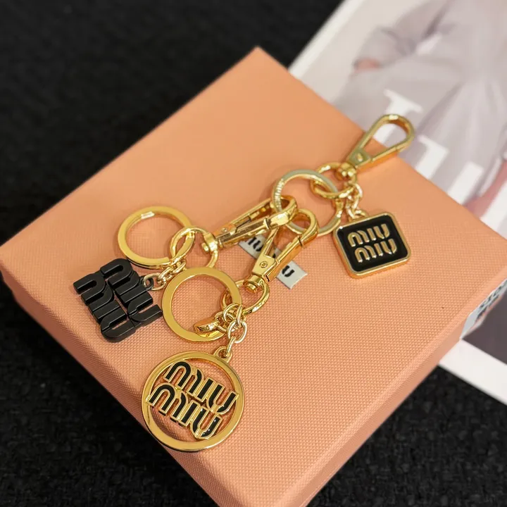 スーパーコピー ミュウミュウ キーホルダー