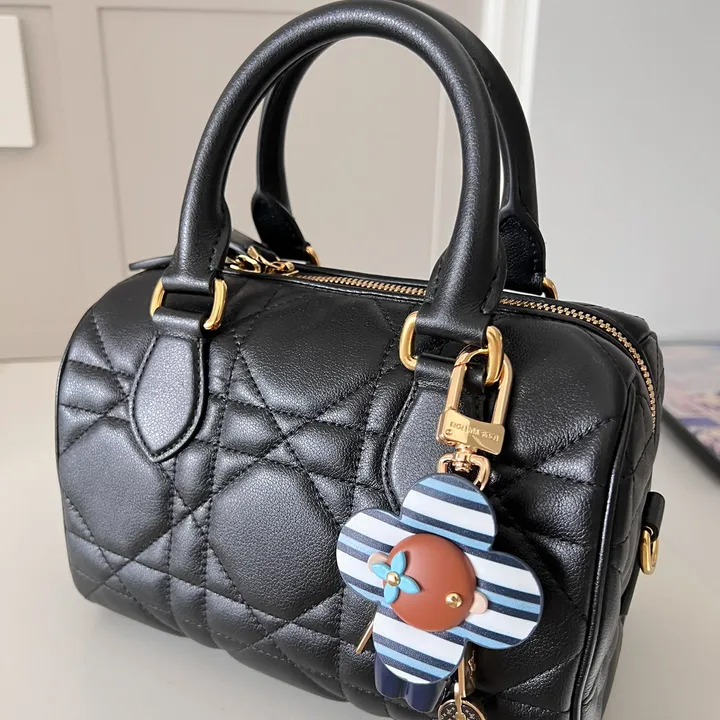 スーパーコピー ルイヴィトン キーホルダー