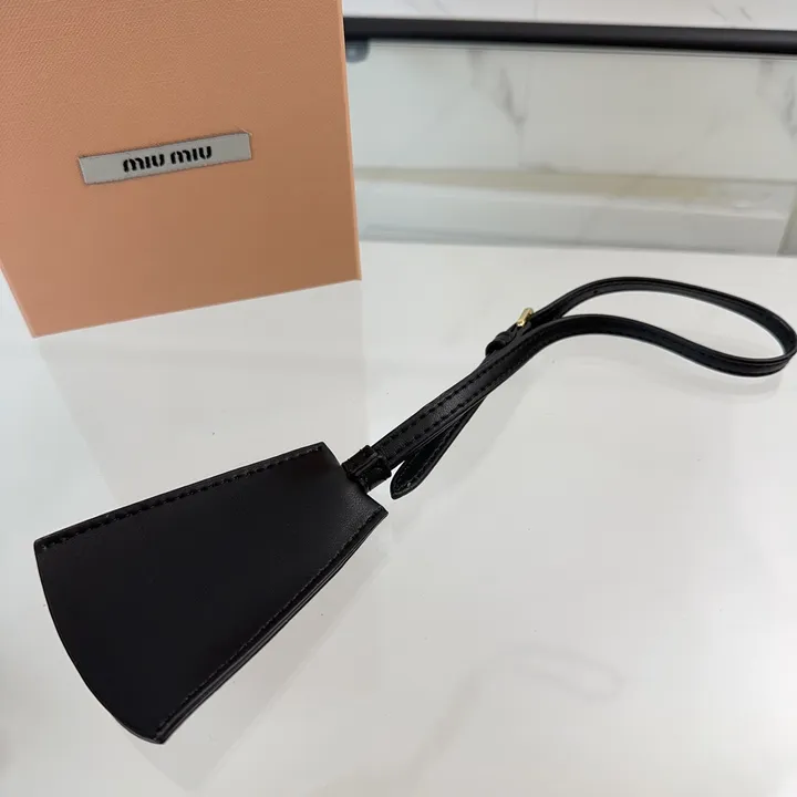 スーパーコピー ミュウミュウ キーホルダー