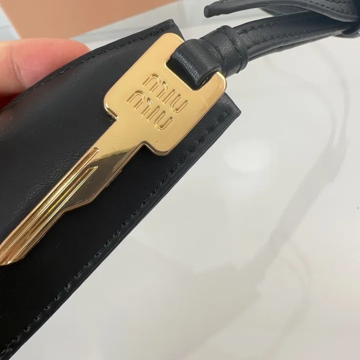 スーパーコピー ミュウミュウ キーホルダー