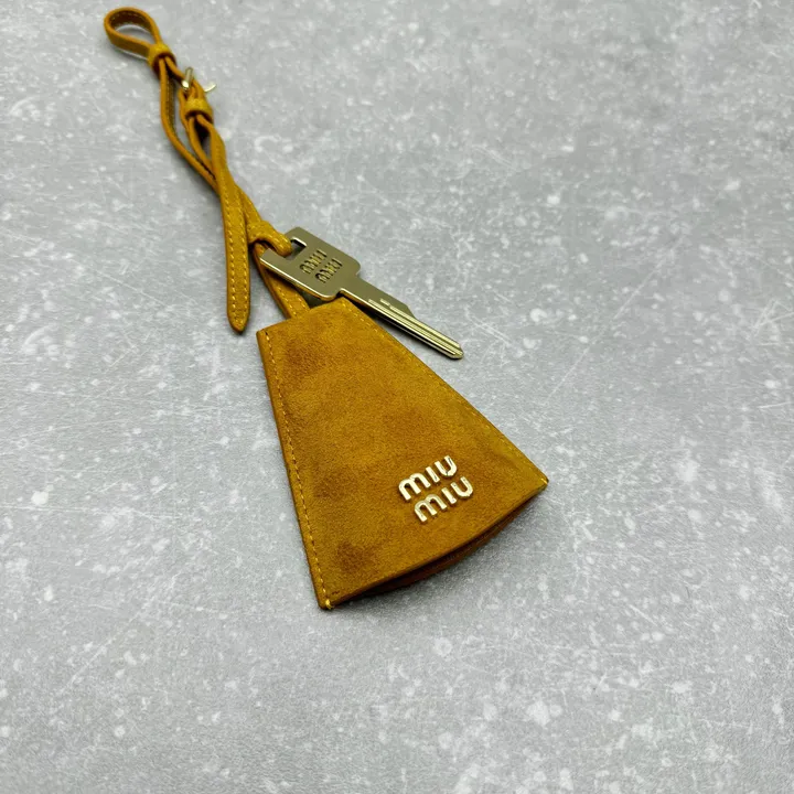 スーパーコピー ミュウミュウ キーホルダー