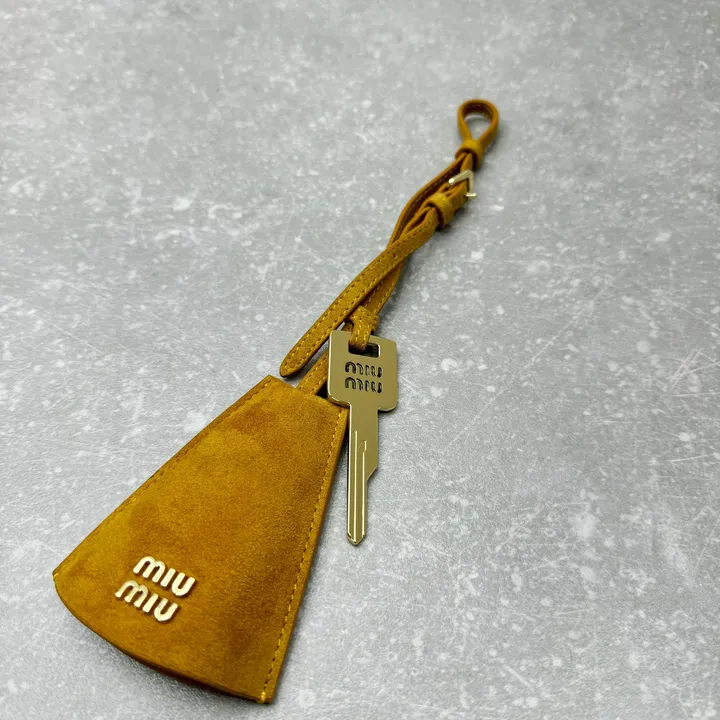 スーパーコピー ミュウミュウ キーホルダー