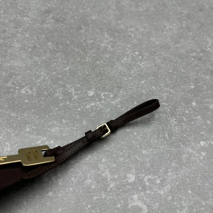 スーパーコピー ミュウミュウ キーホルダー