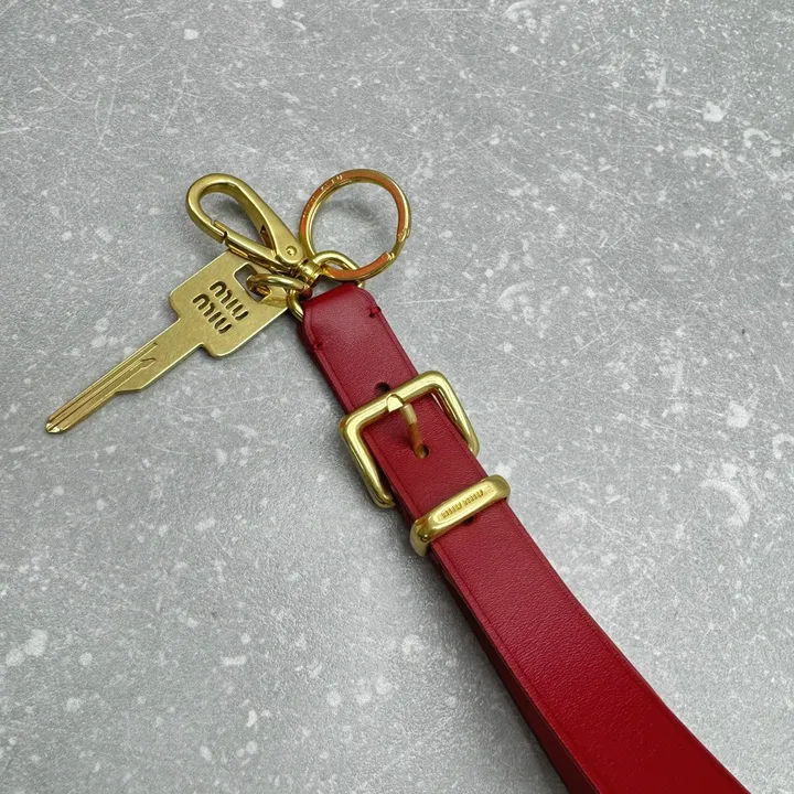 スーパーコピー ミュウミュウ キーホルダー