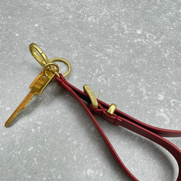 スーパーコピー ミュウミュウ キーホルダー