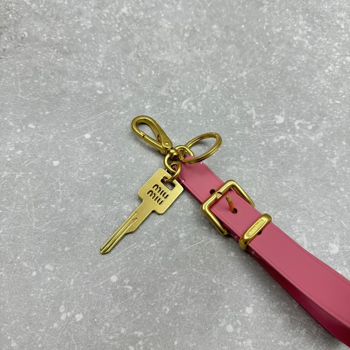 スーパーコピー ミュウミュウ キーホルダー