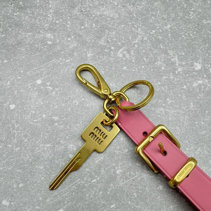 スーパーコピー ミュウミュウ キーホルダー