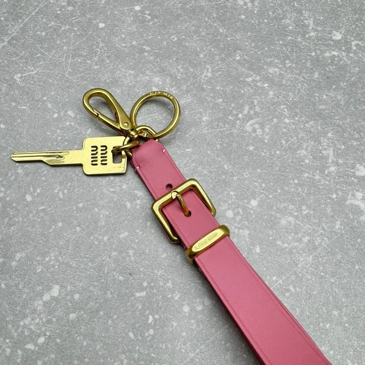 スーパーコピー ミュウミュウ キーホルダー