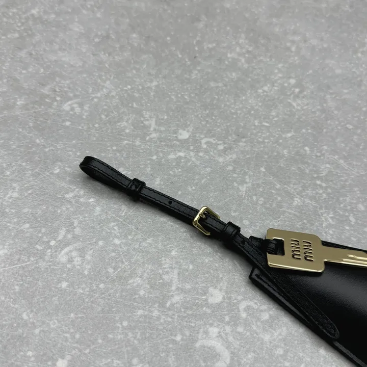 スーパーコピー ミュウミュウ キーホルダー