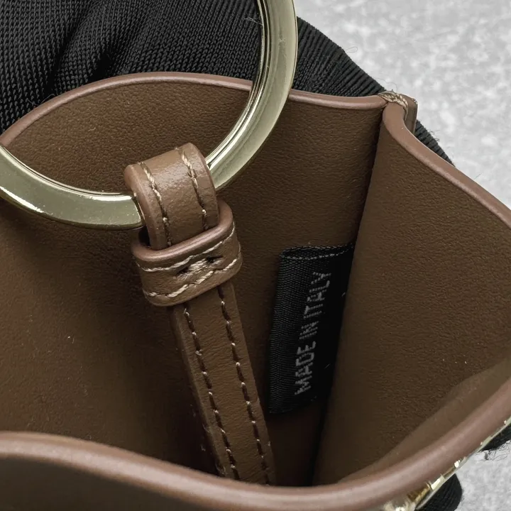 スーパーコピー ミュウミュウ キーホルダー