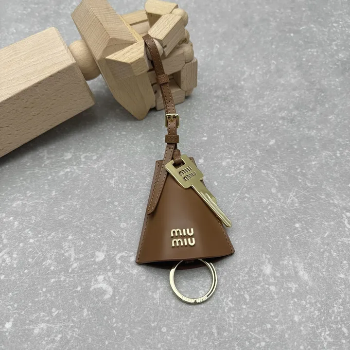 スーパーコピー ミュウミュウ キーホルダー