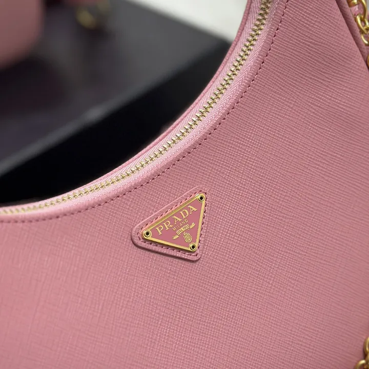 スーパーコピー プラダ キーホルダー