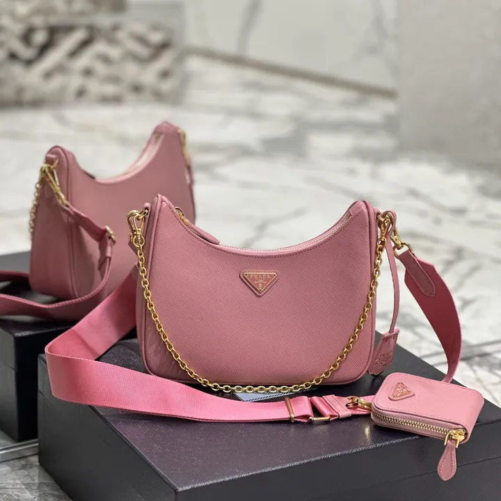 スーパーコピー プラダ キーホルダー