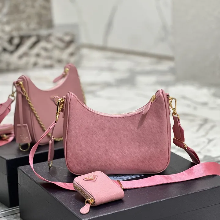 スーパーコピー プラダ キーホルダー