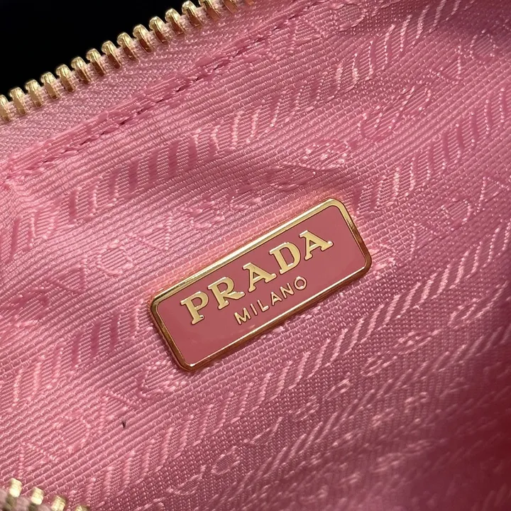 スーパーコピー プラダ キーホルダー