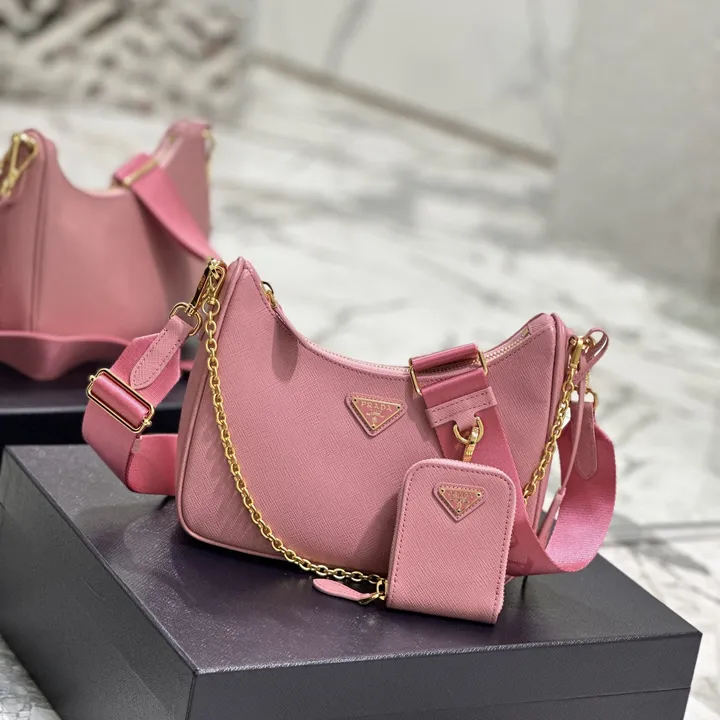 スーパーコピー プラダ キーホルダー