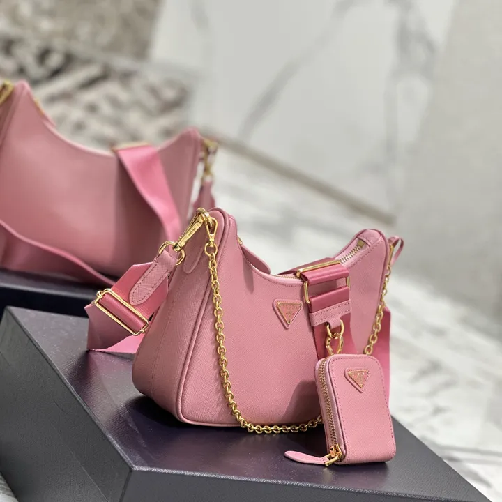 スーパーコピー プラダ キーホルダー