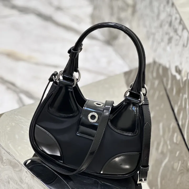 スーパーコピー プラダ キーホルダー