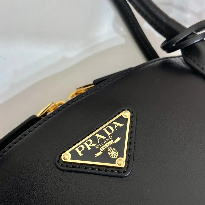 スーパーコピー プラダ キーホルダー