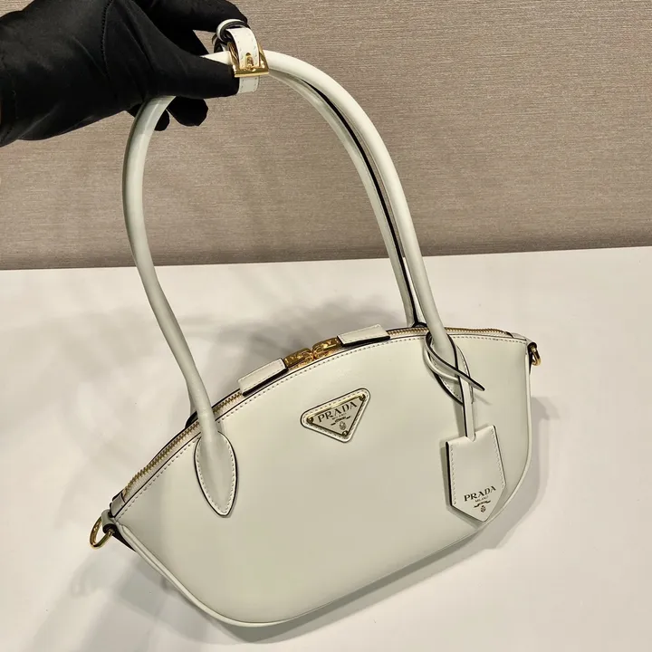 スーパーコピー プラダ キーホルダー