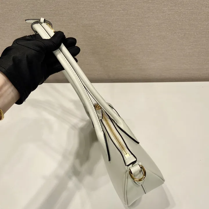 スーパーコピー プラダ キーホルダー