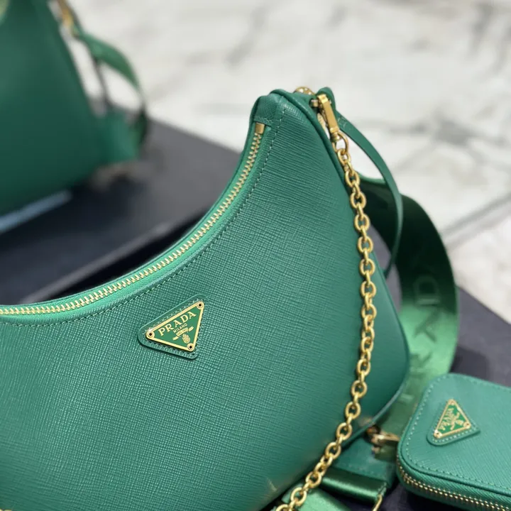 スーパーコピー プラダ キーホルダー