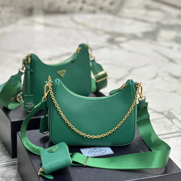 スーパーコピー プラダ キーホルダー