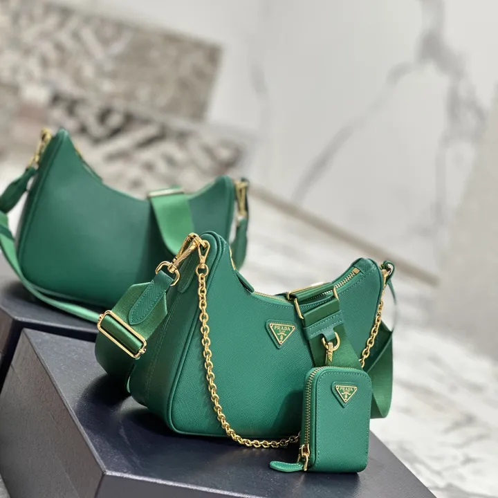 スーパーコピー プラダ キーホルダー