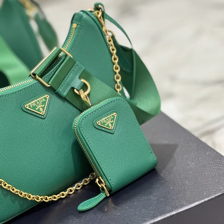 スーパーコピー プラダ キーホルダー