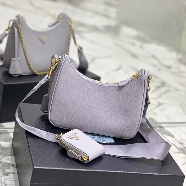 スーパーコピー プラダ キーホルダー