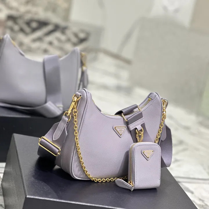 スーパーコピー プラダ キーホルダー