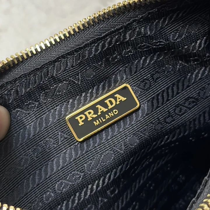 スーパーコピー プラダ キーホルダー