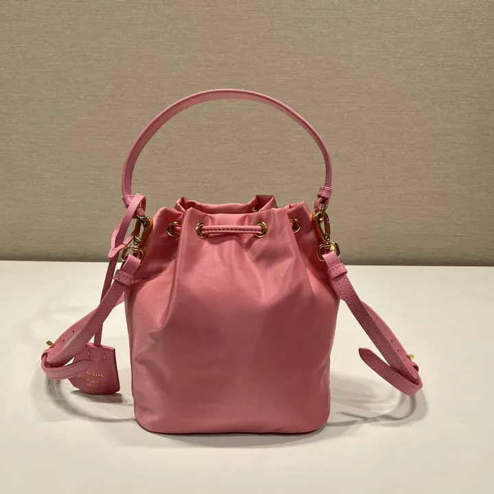 スーパーコピー プラダ キーホルダー