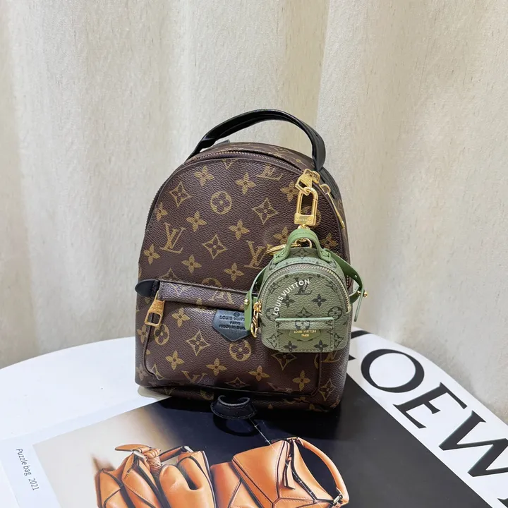 スーパーコピー ルイヴィトン キーホルダー