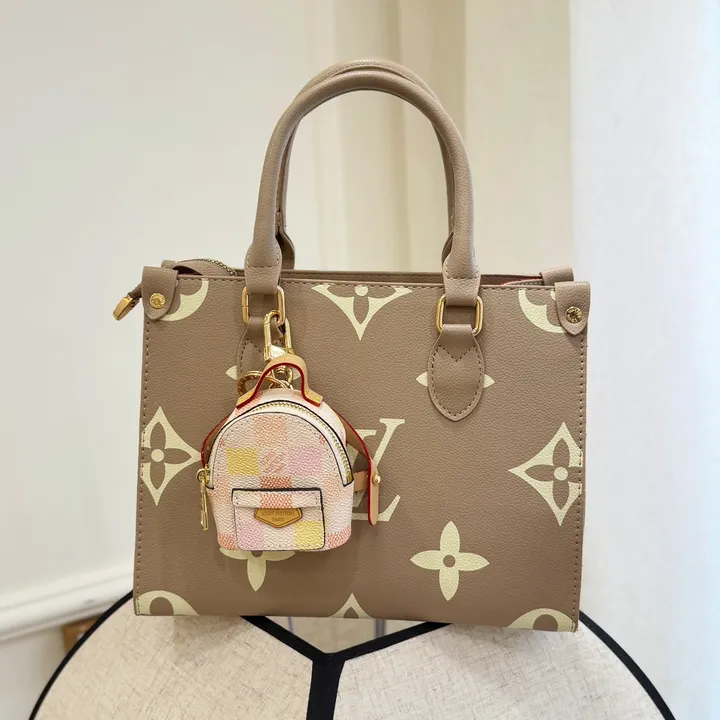 スーパーコピー ルイヴィトン キーホルダー