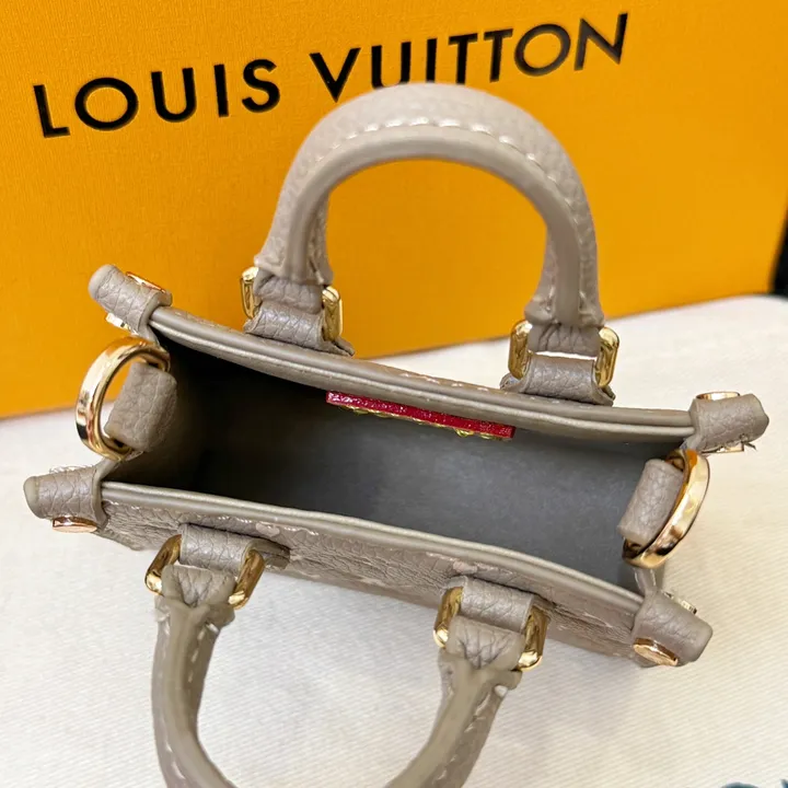 スーパーコピー ルイヴィトン キーホルダー