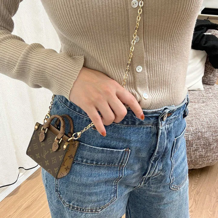 スーパーコピー ルイヴィトン キーホルダー