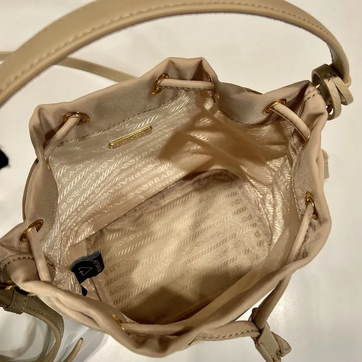 スーパーコピー バレンシアガ キーホルダー