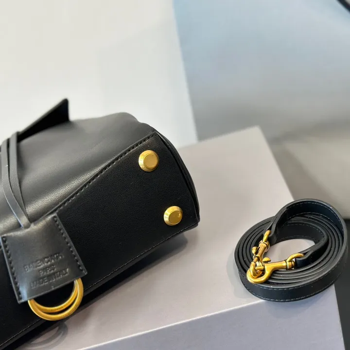 スーパーコピー バレンシアガ キーホルダー