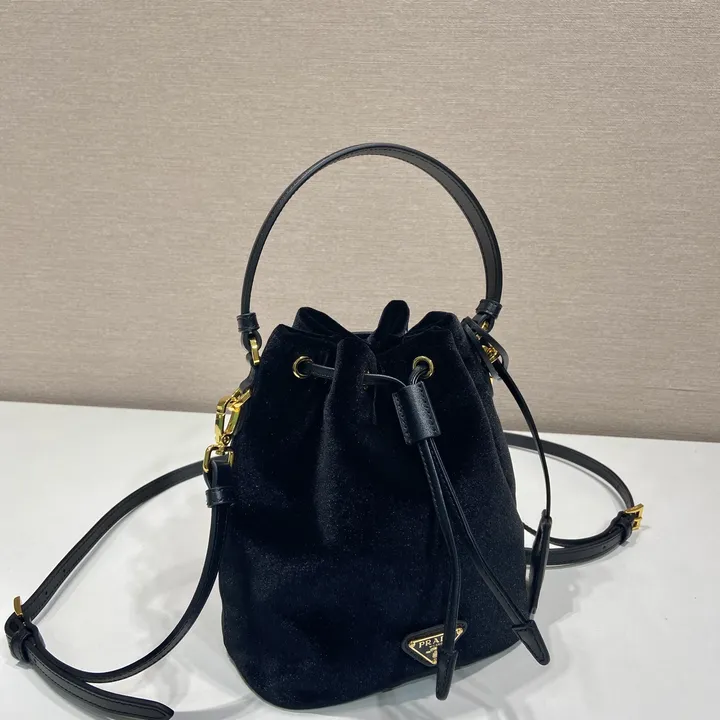 スーパーコピー バレンシアガ キーホルダー