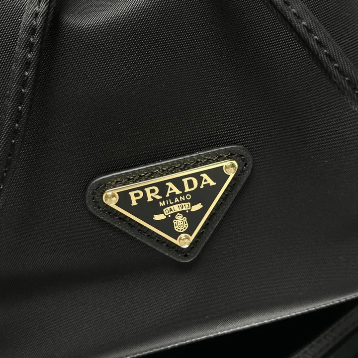 スーパーコピー プラダ キーホルダー