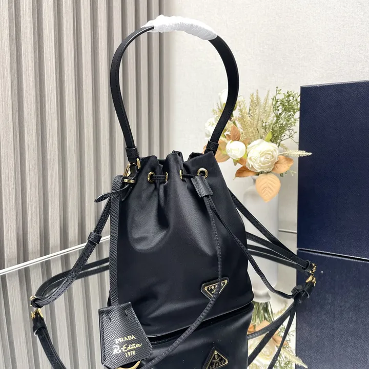 スーパーコピー プラダ キーホルダー