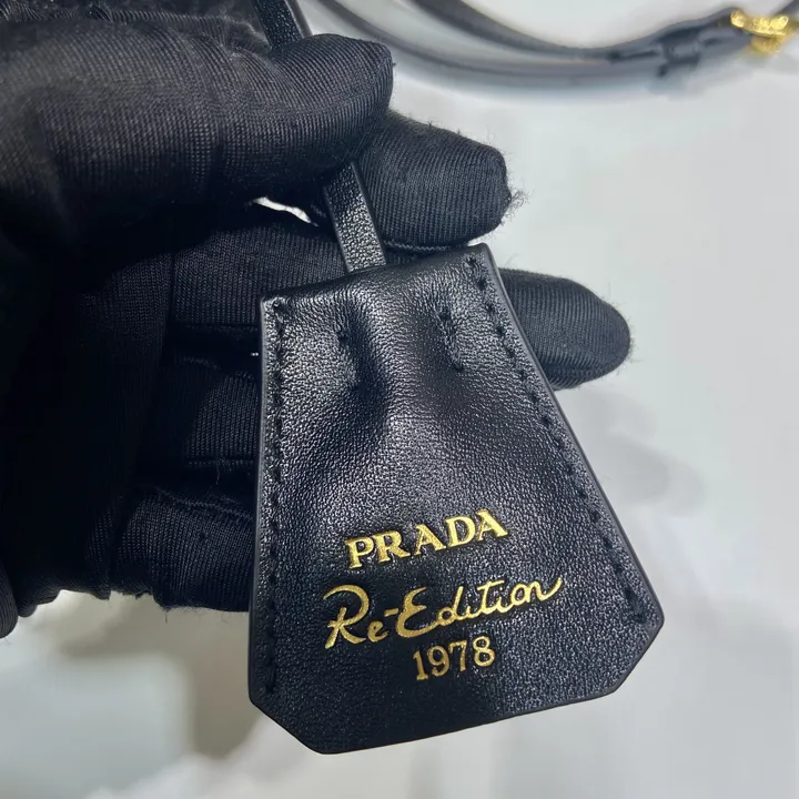 スーパーコピー プラダ キーホルダー